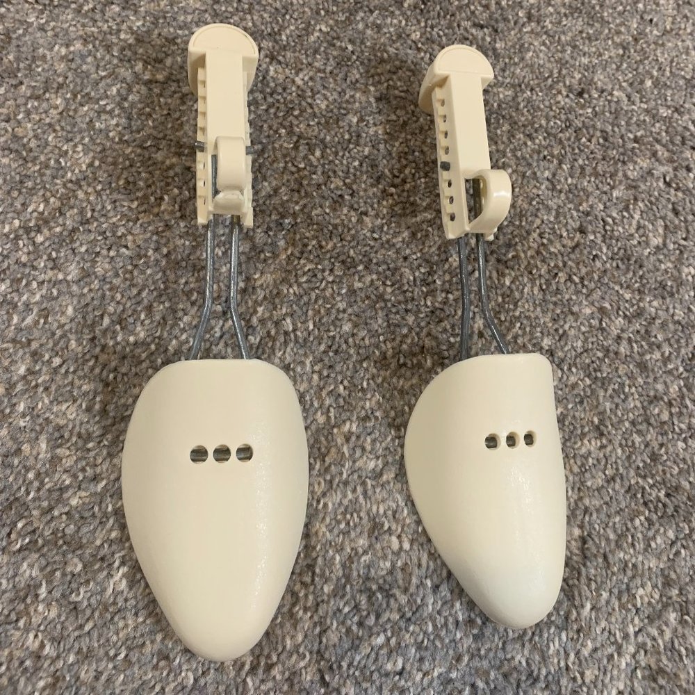 Adjustable Plastic Shoe Tree